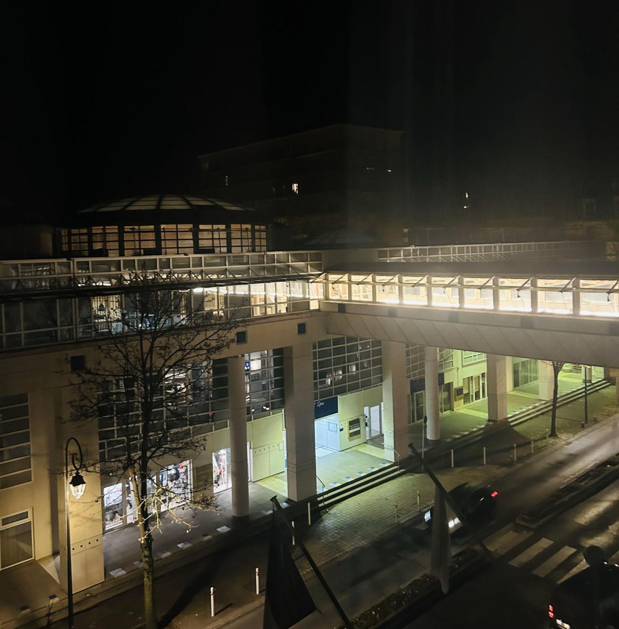 Celestins Spa Thermal & Hotel By Vy Resort Vichy Bagian luar foto The station at night